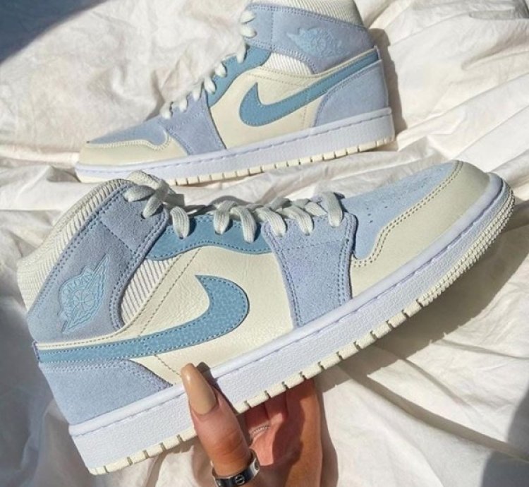 Nike Air Jordan 1 Mid Celestine Blue