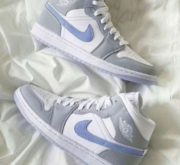 Nike Air Jordan 1 Mid Wolf Grey Basketball Sneakers Semi Ua