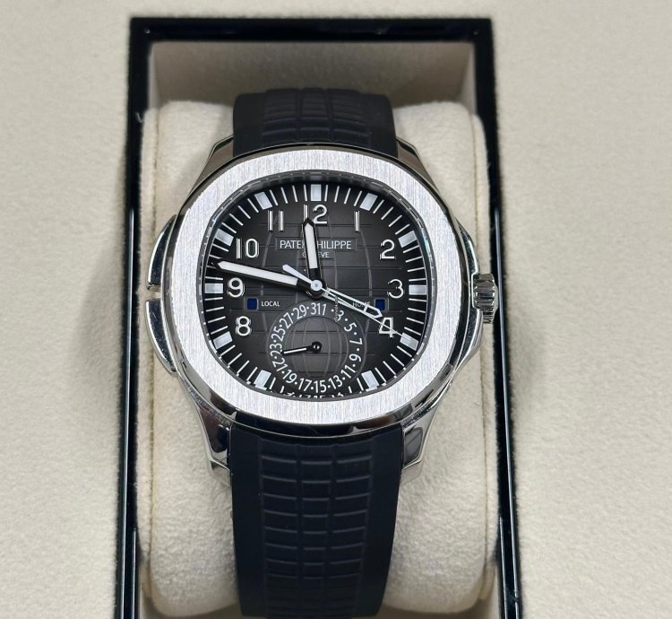 Patek Philippe Aquanaut Travel Time