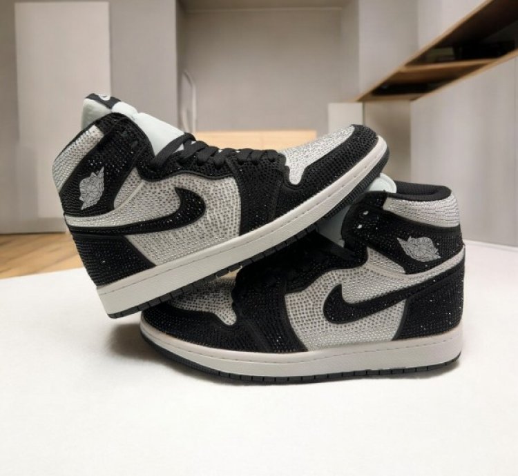 Nike Air Jordan 1 Panda Diamond Basketball Sneakers