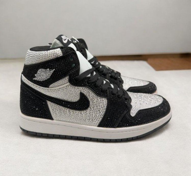 Nike Air Jordan 1 Panda Diamond Basketball Sneakers
