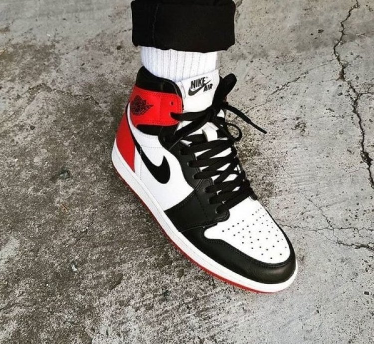 Nike Air Jordan 1 Red Toe Basketball Sneakers Semi Ua
