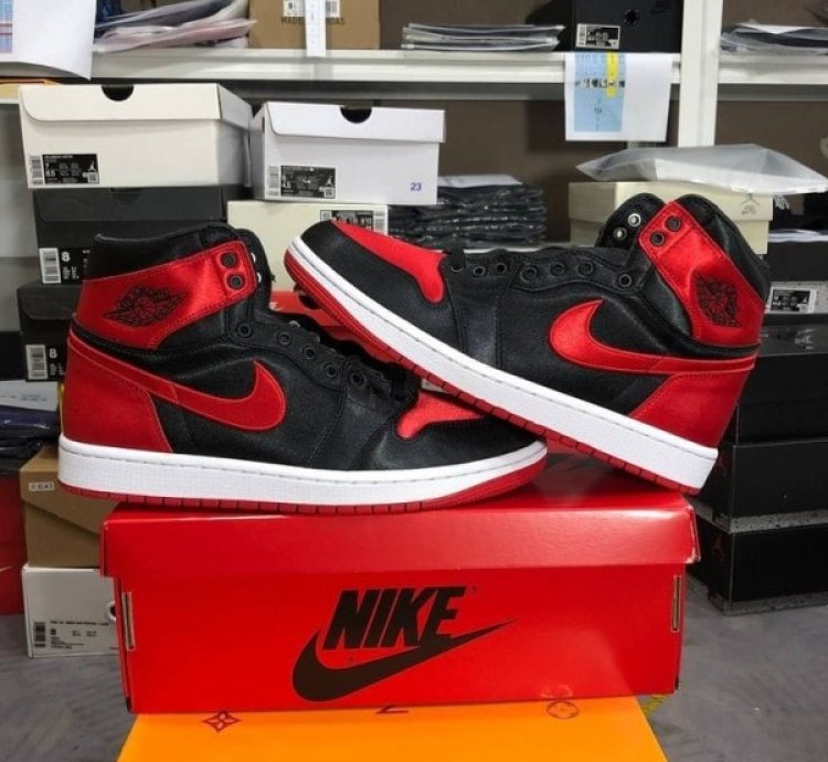 Nike Air Jordan 1 Satin Bred Basketball Sneakers Semi Ua