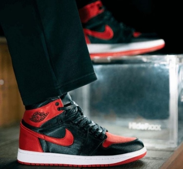 Nike Air Jordan 1 Satin Bred Basketball Sneakers Semi Ua