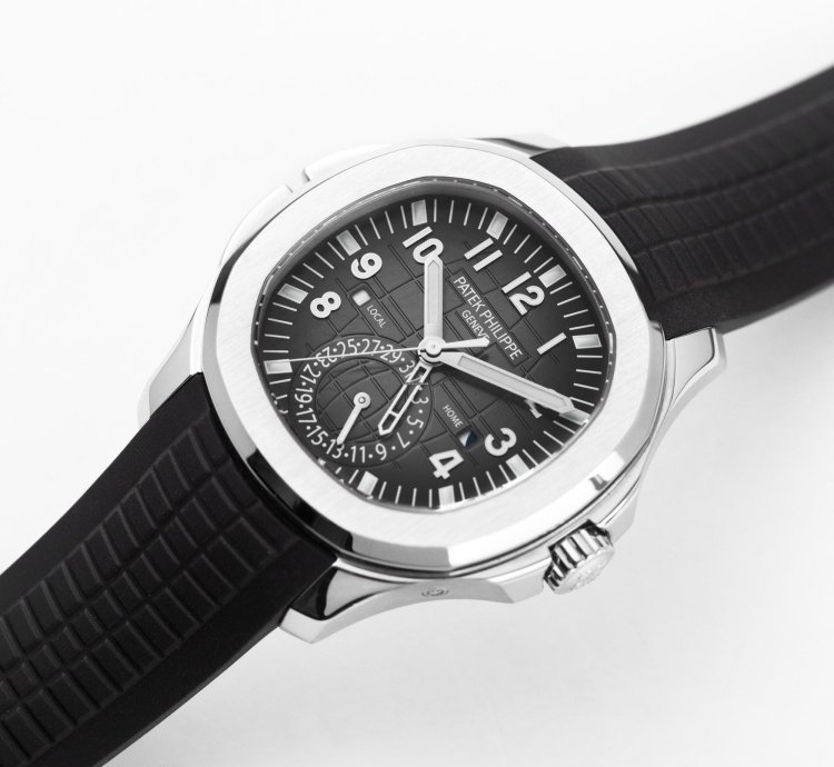 Patek Philippe Aquanaut Travel Time - Like New - 2019