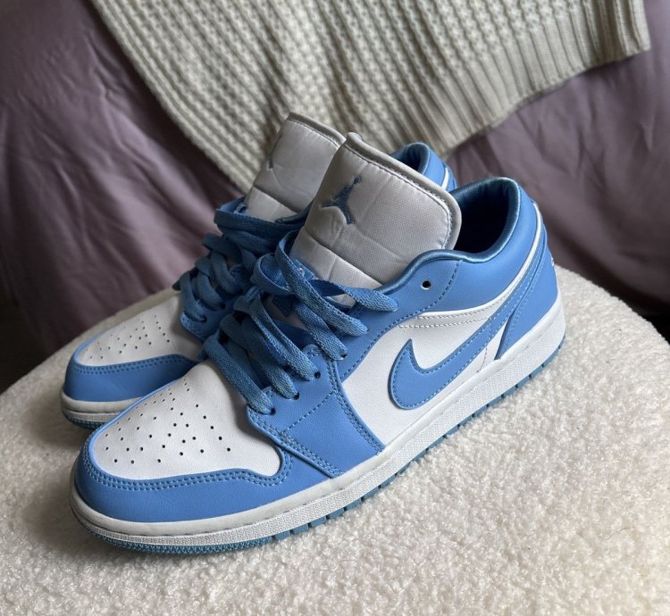 Unc Wmns Air Jordan 1s
