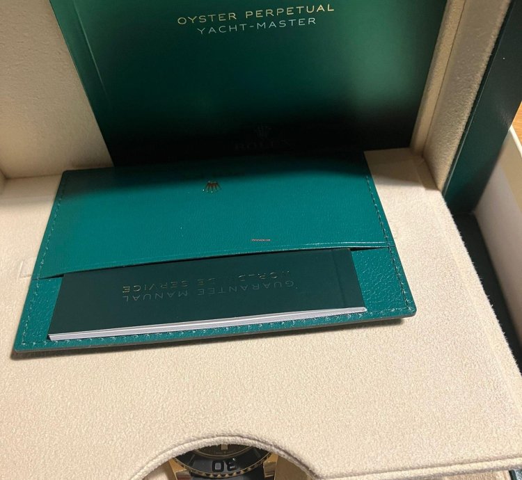 Rolex Yacht-master 42 Full Set Date In 12 2023