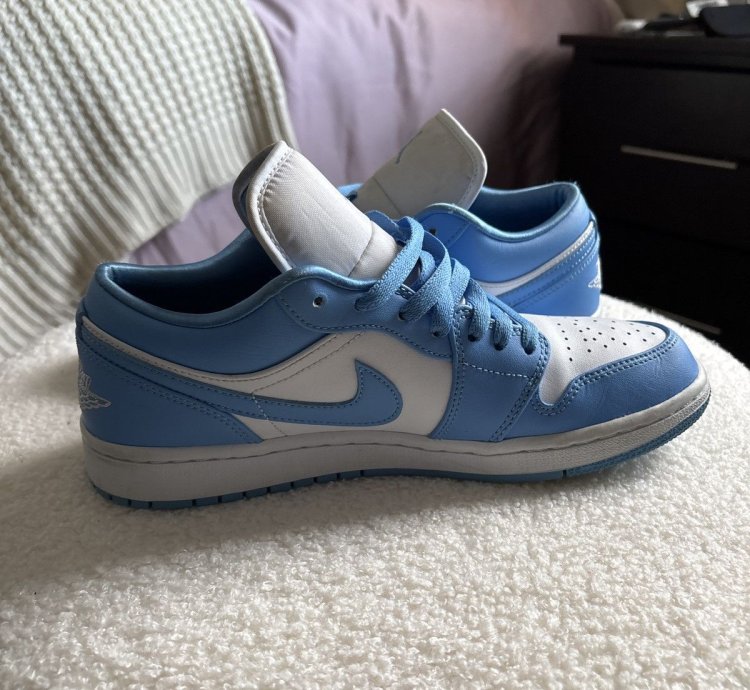 Unc Wmns Air Jordan 1s