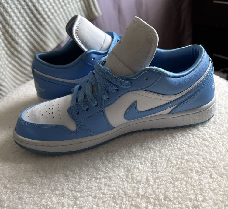 Unc Wmns Air Jordan 1s