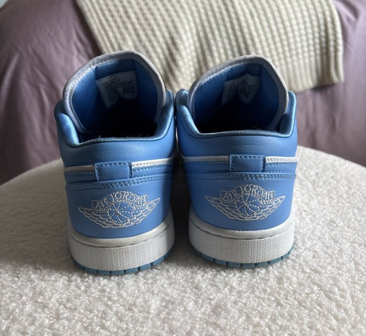 Unc Wmns Air Jordan 1s