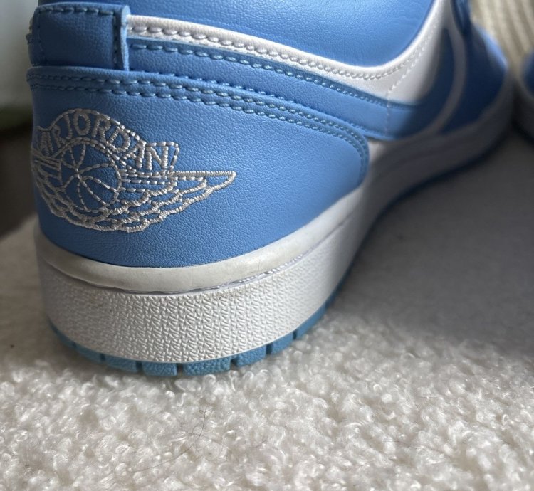 Unc Wmns Air Jordan 1s