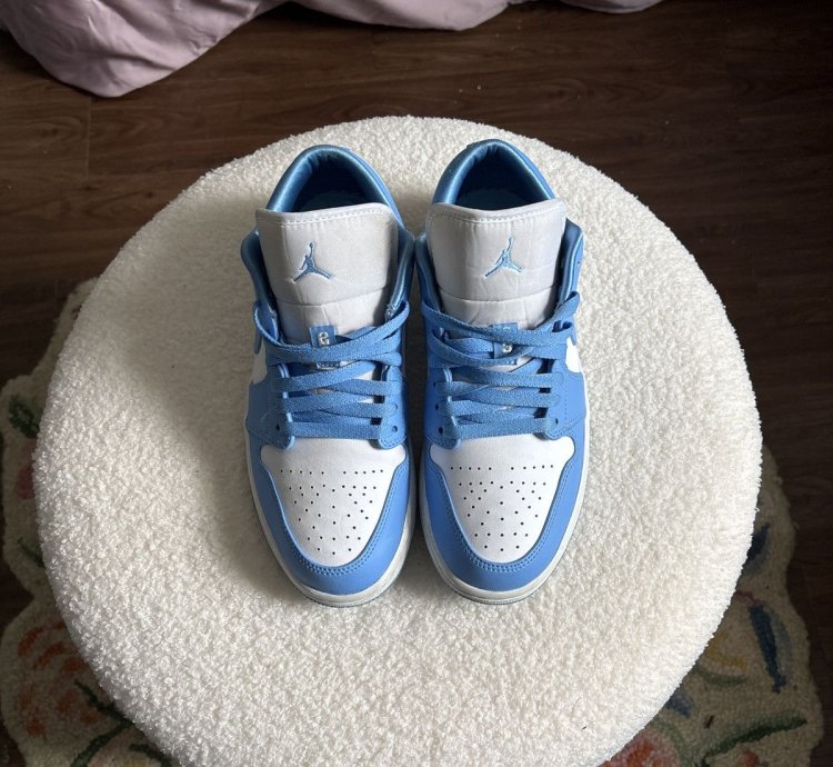 Unc Wmns Air Jordan 1s