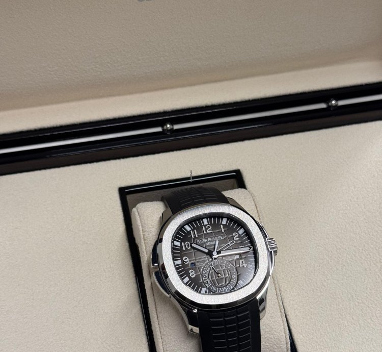 Patek Philippe Aquanaut Travel Time 2021 Full Set 5164a-001