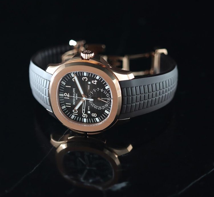 Patek Philippe Aquanaut Travel Time 40 8mm Rosegold 2022