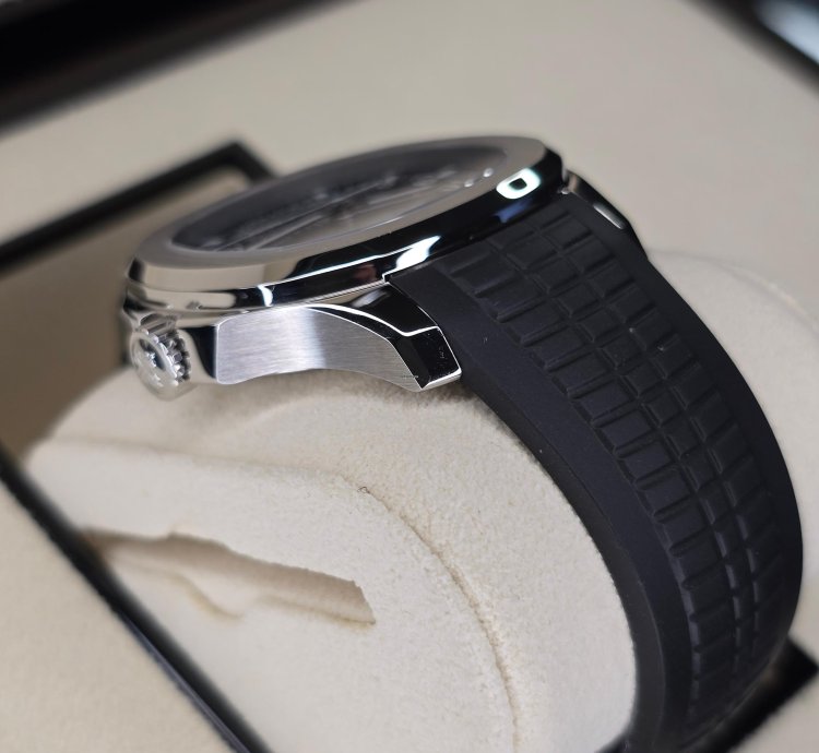 Patek Philippe Aquanaut Travel Time 5164a Stainless Steel