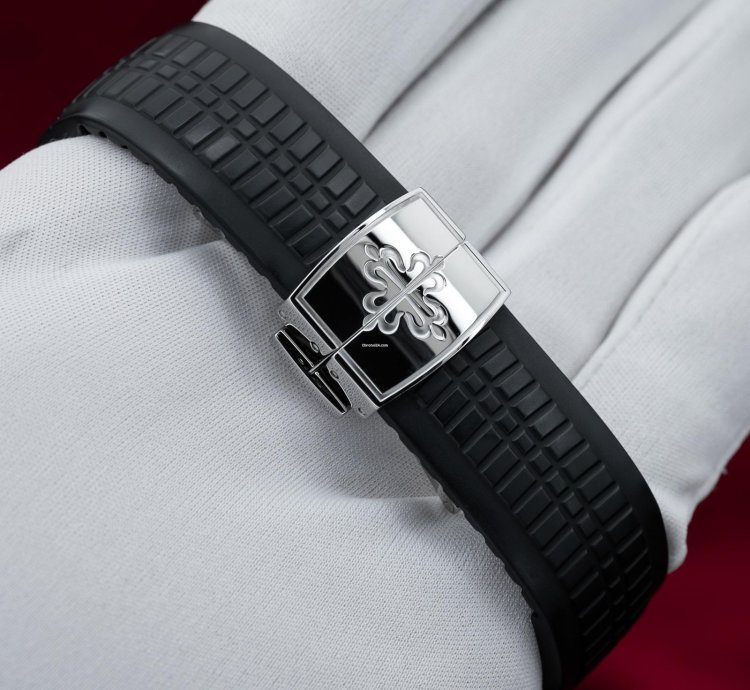 Patek Philippe Aquanaut Travel Time 5164a Steel Black Dial 40 8mm Mint Condition 5164a-001