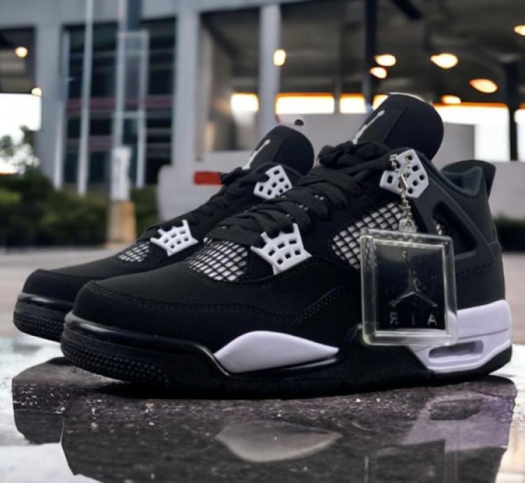 Nike Air Jordan 4 Black White Thunder Basketball Sneakers