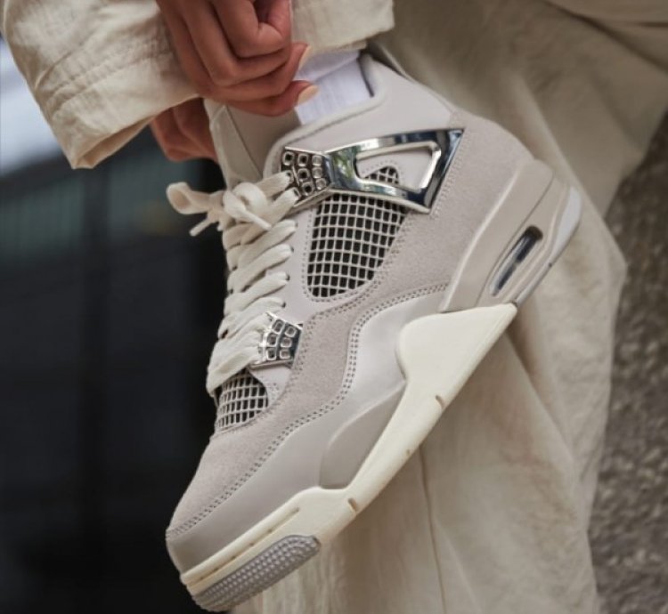 Nike Air Jordan 4 Frozen Moment Basketball Sneakers Semi Ua