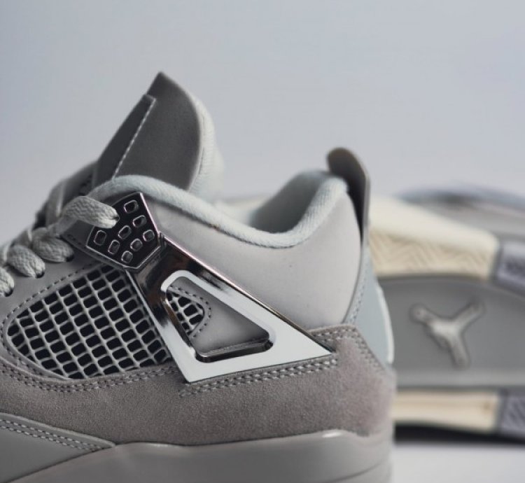 Nike Air Jordan 4 Frozen Moment Basketball Sneakers Semi Ua