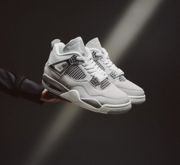 Nike Air Jordan 4 Frozen Moment Basketball Sneakers Semi Ua