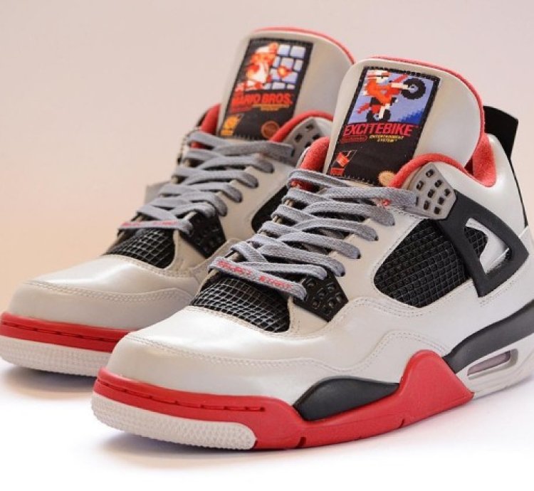 Nike Air Jordan 4 Nes Bred Basketball Sneakers