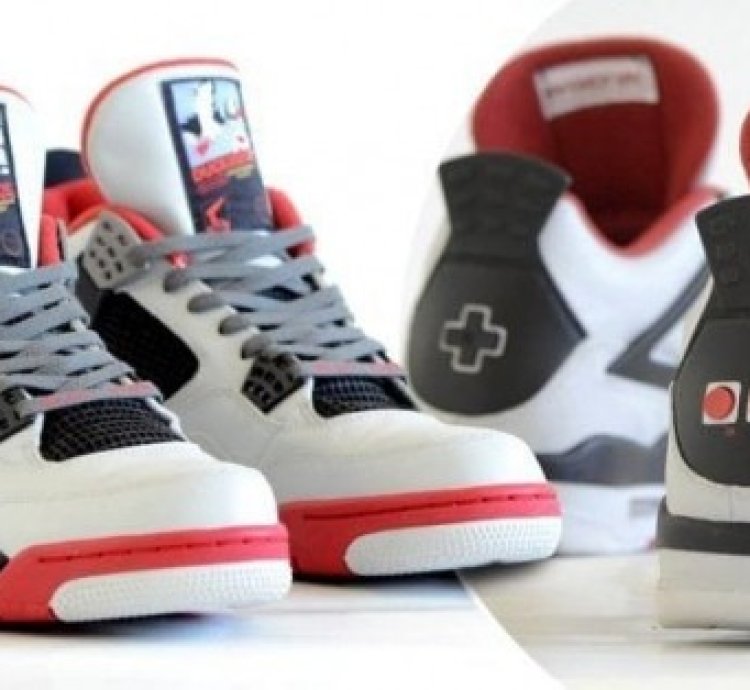 Nike Air Jordan 4 Nes Bred Basketball Sneakers