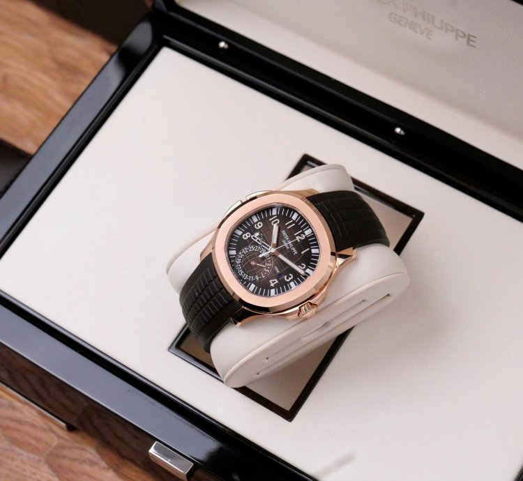 Patek Philippe Aquanaut Travel Time 5164r 2021