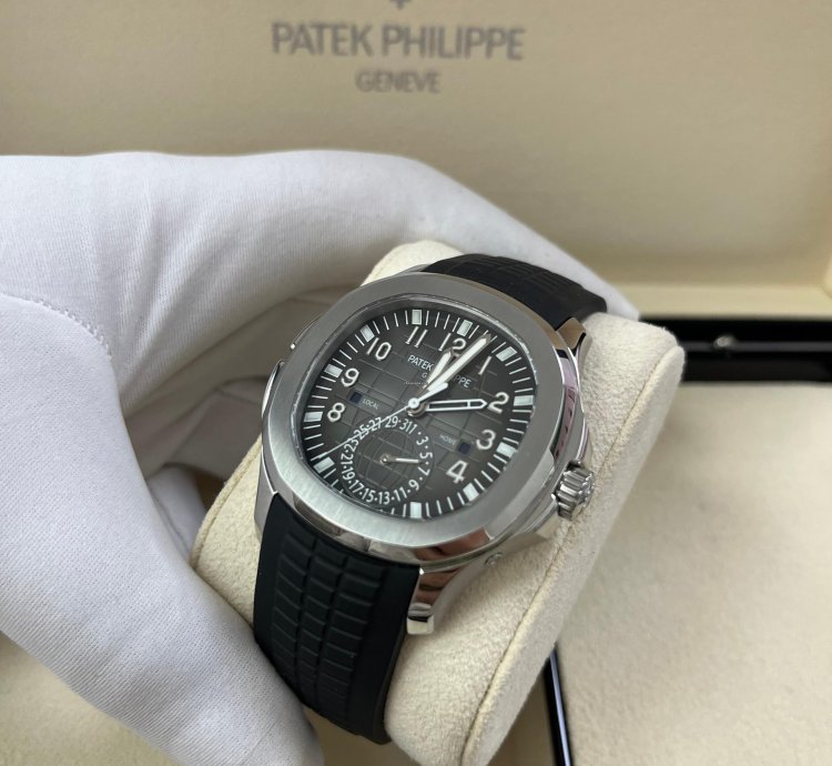 Patek Philippe Aquanaut Travel Time Black Dial 5164a-001