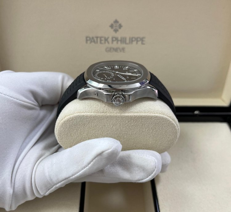 Patek Philippe Aquanaut Travel Time Black Dial 5164a-001