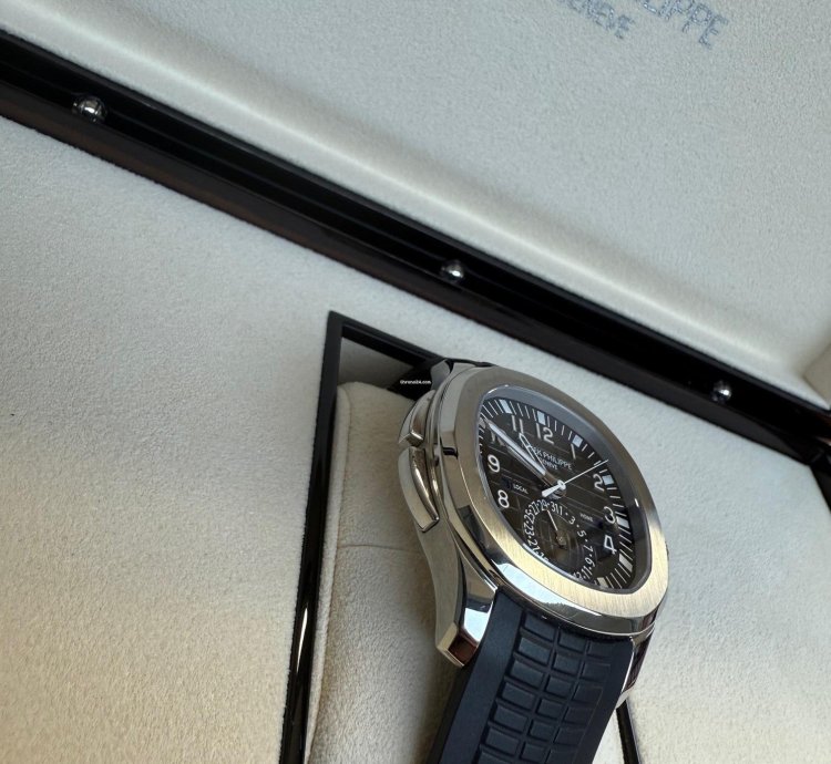 Patek Philippe Aquanaut Travel Time Box Papiere