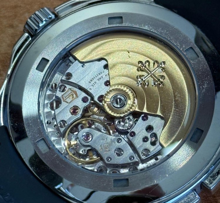 Patek Philippe Aquanaut Travel Time Box Papiere