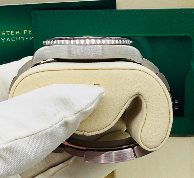 Rolex Yacht-master 42 New 2025 Yacht-master 42mm Titanium Unworn Complete Set