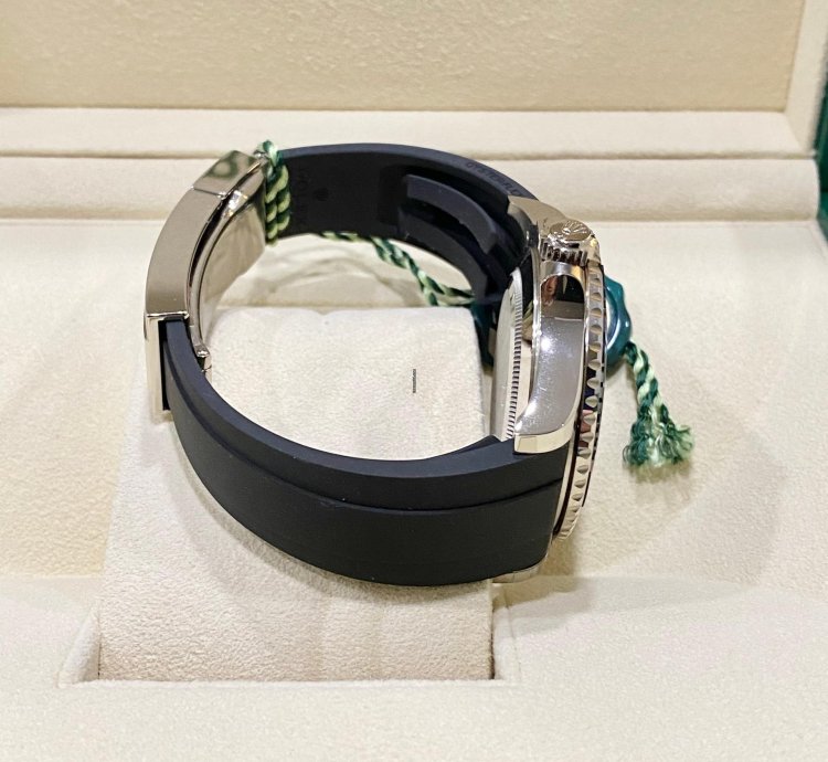 Rolex Yacht-master 42 New 226659 White Gold 18k Black Rubber Bracelet 42mm