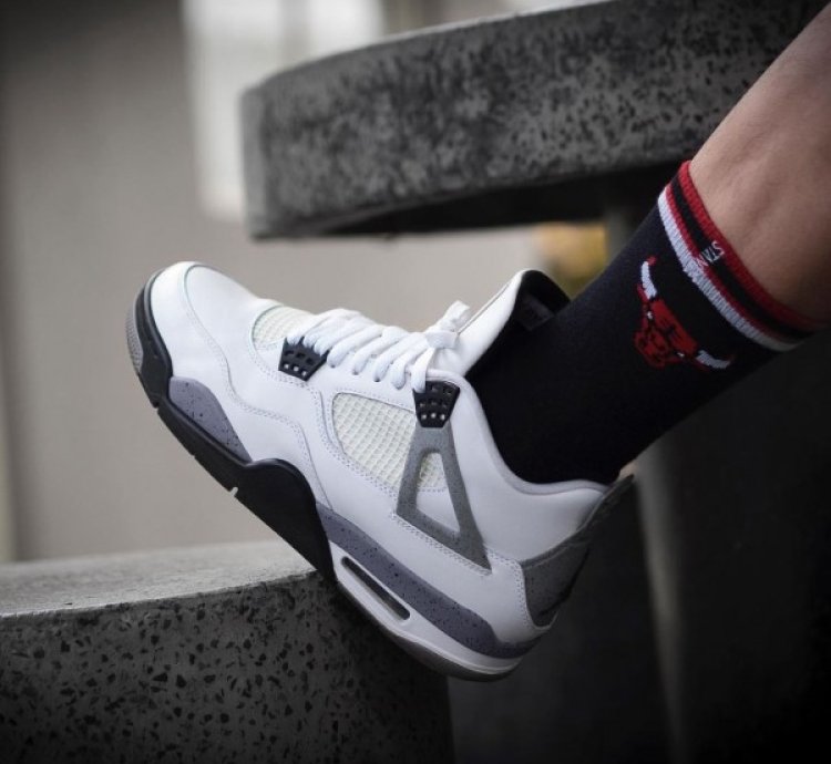 Nike Air Jordan 4 White Cement Basketball Sneakers Semi Ua