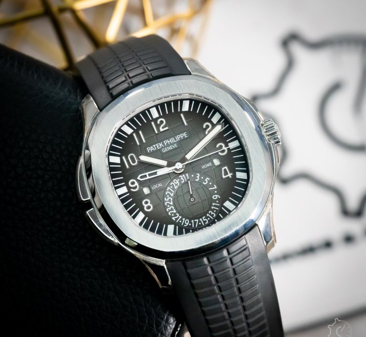 Patek Philippe Aquanaut Travel Time Gmt 5164a-001 With Box