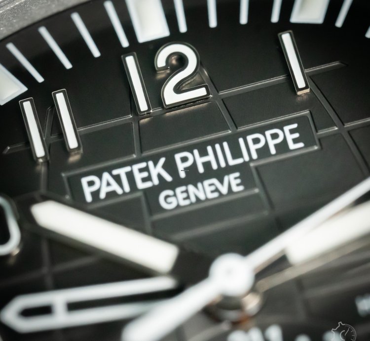 Patek Philippe Aquanaut Travel Time Gmt 5164a-001 With Box