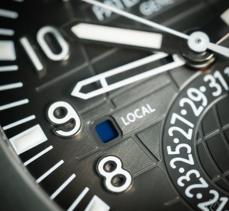 Patek Philippe Aquanaut Travel Time Gmt 5164a-001 With Box