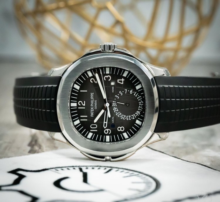 Patek Philippe Aquanaut Travel Time Gmt 5164a-001 With Box