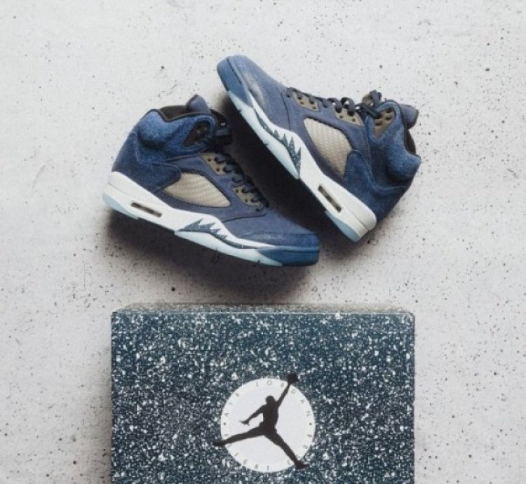 Nike Air Jordan 5 Georgetown Basketball Sneakers