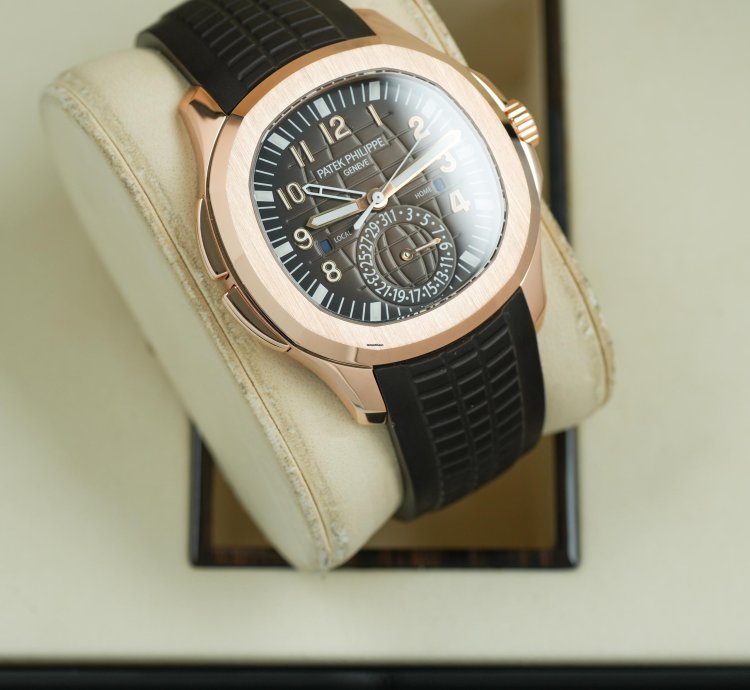 Patek Philippe Aquanaut Travel Time Rose Gold 5164r-001 Complete