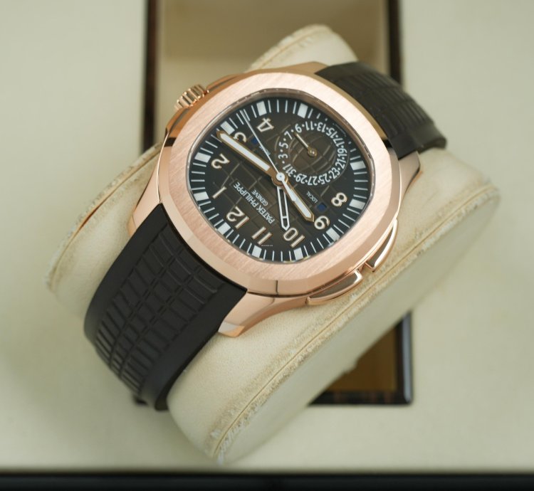 Patek Philippe Aquanaut Travel Time Rose Gold 5164r-001 Complete