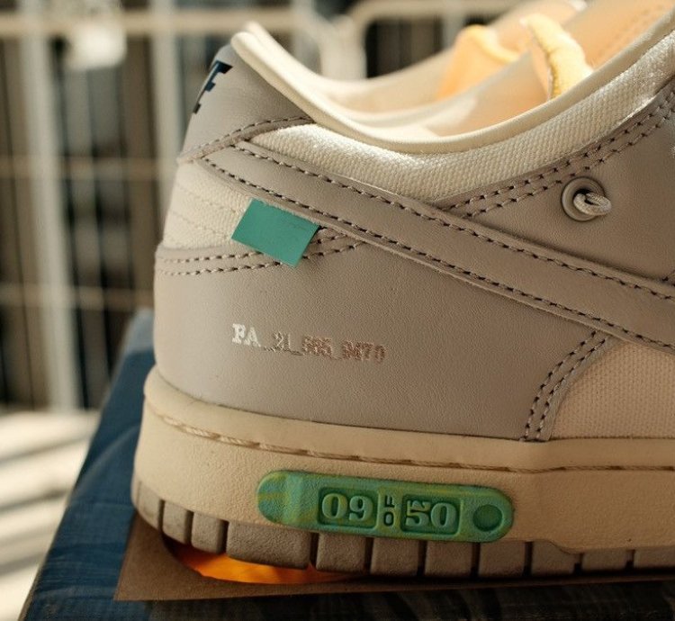 Off-white Nike Dunk Low - Lot 9