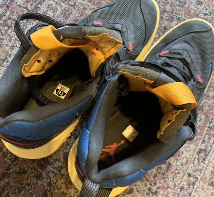 Union La Jordan Delta Mid Off Noir