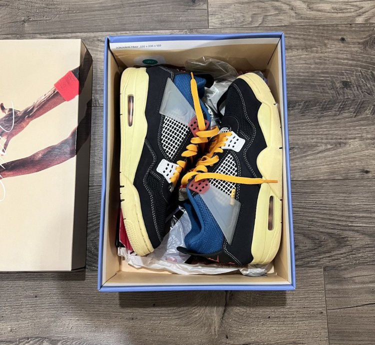 Union La Nike Air Jordan 4 Off Noir
