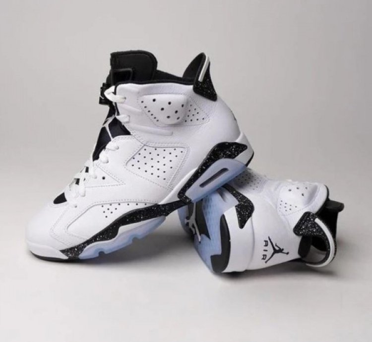 Nike Air Jordan 6 Reverse Oreo Basketball Sneakers
