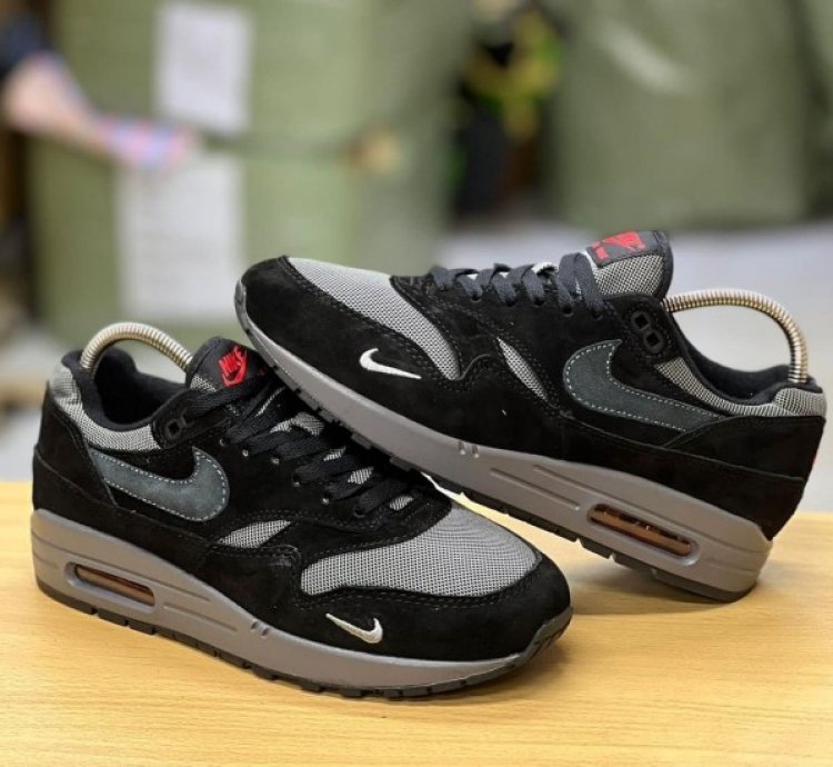Nike Air Max 1 Dracula Running Shoes