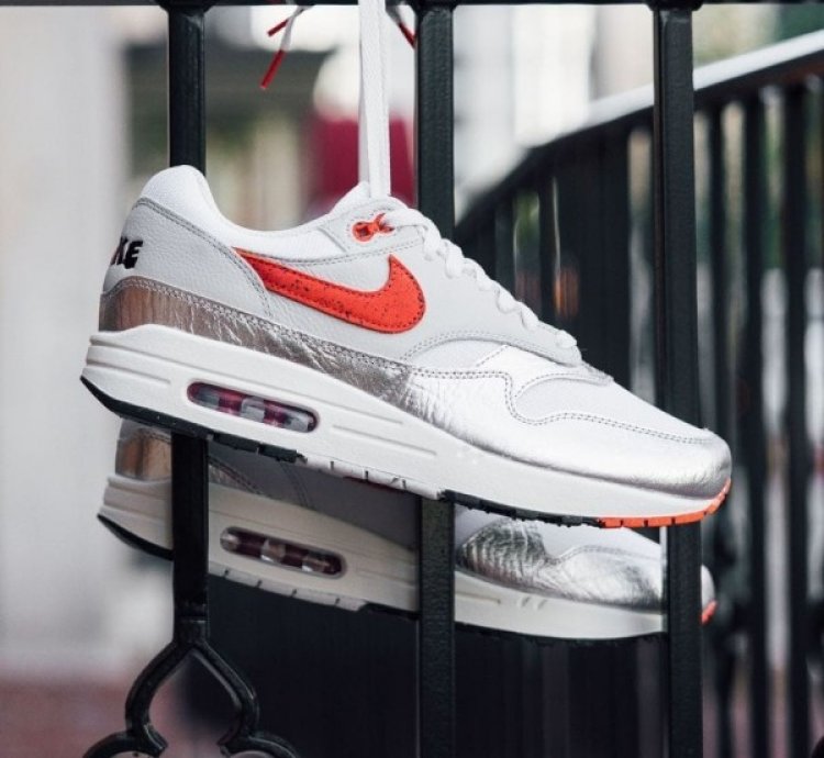 Nike Air Max 1 Premium Hot Sauce Running Shoes
