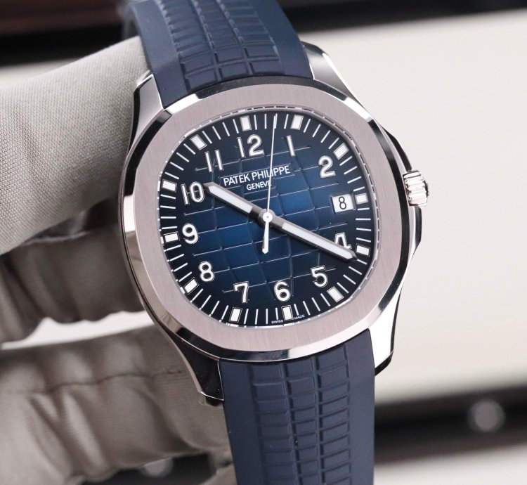 Patek Philippe Aquanaut White Gold Complete Set Mint Blue Dial 42mm - 5168g-001 5168g