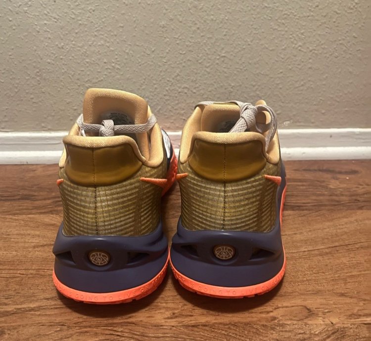 Unreleased Nike Kyrie Low 4 N7 Reverse Sample 2021