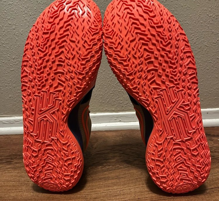 Unreleased Nike Kyrie Low 4 N7 Reverse Sample 2021